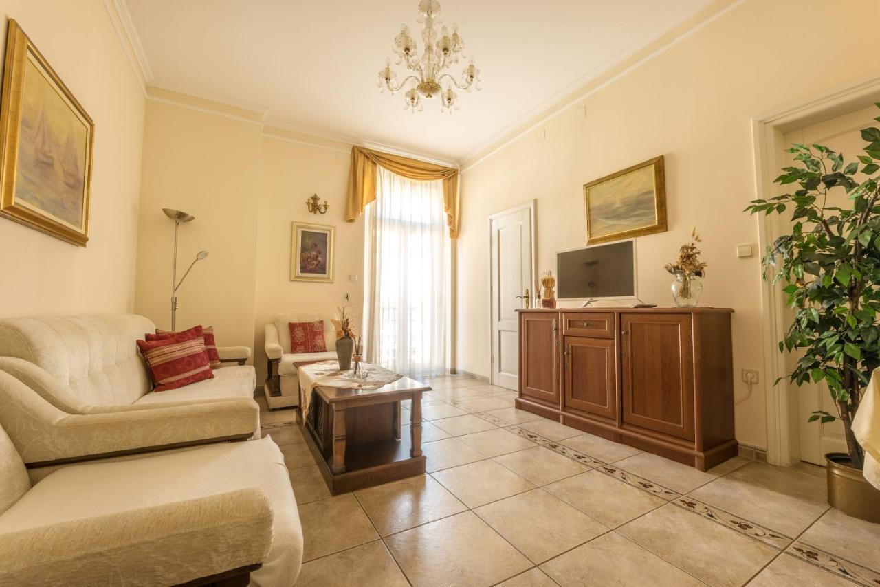 Apartments Villa Devana โอปาติยา ภายนอก รูปภาพ